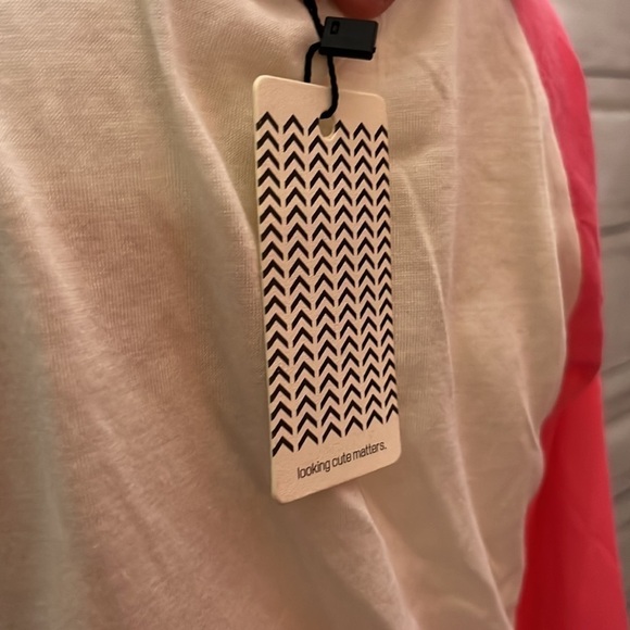 Merry and Bright Christmas Shirt NWT - Picture 4 of 4